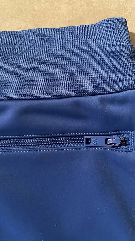 Hosen: Y-3 Tracking Pants in Grösse M  – Gebraucht aus Goldau von locherrogerio 3