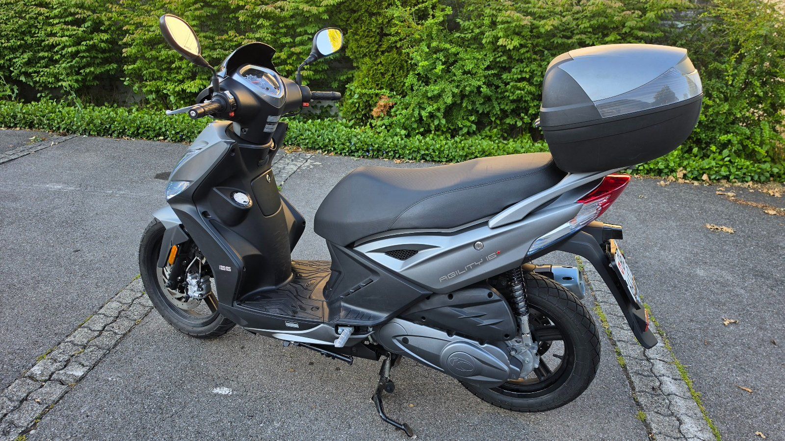 Strada: Gut gepflegt Motorrad – Usato da Thun venduto da ali_8rmb