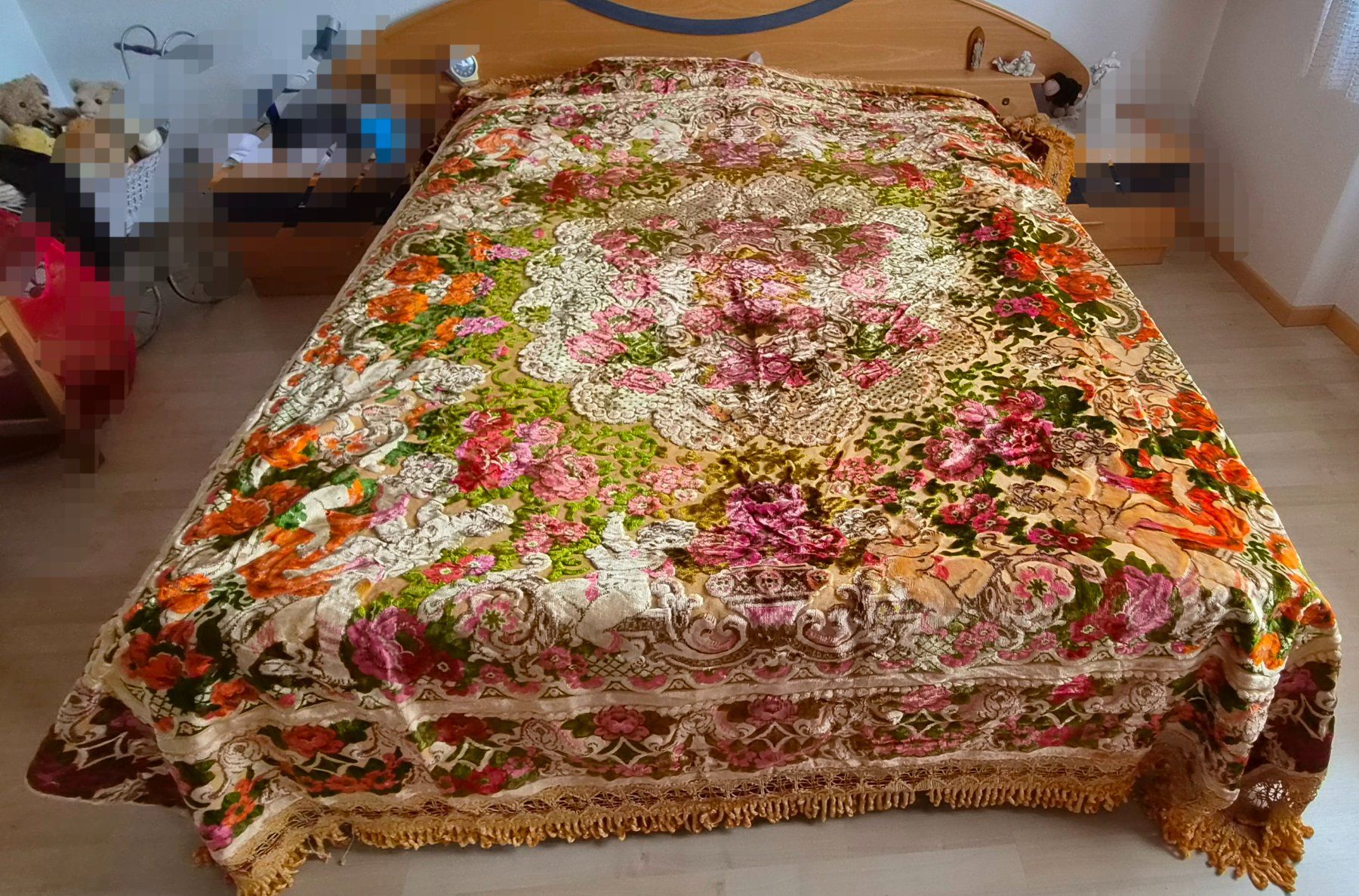 Decken: Vintage Samt-Tagesdecke – Gebraucht aus Horriwil von Hibiskus73