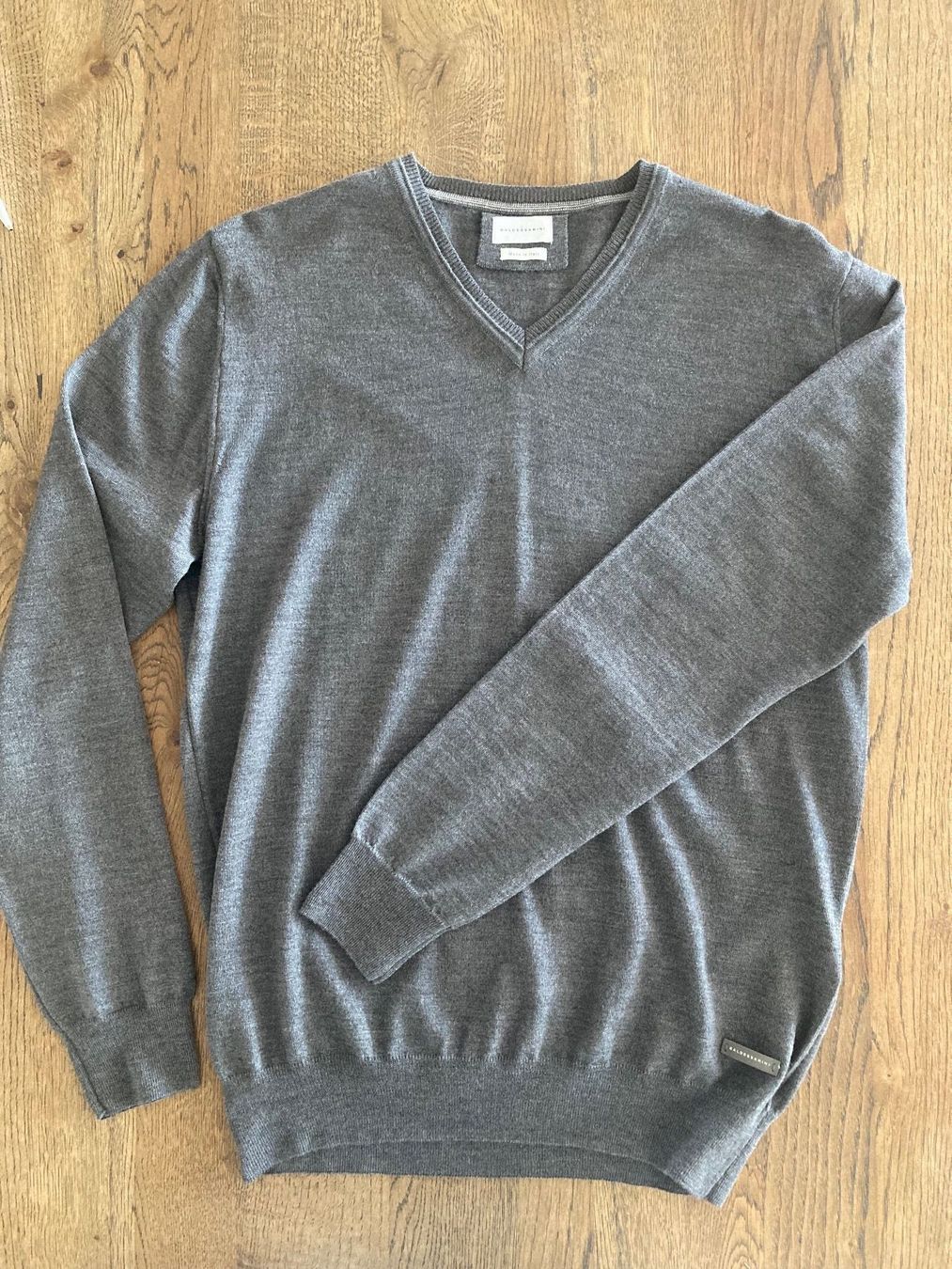 Maglioni & Felpe: Baldessarini V-Neck Pullover - grau – Nuovo (secondo la descrizione) da Birrwil venduto da Bruce1968