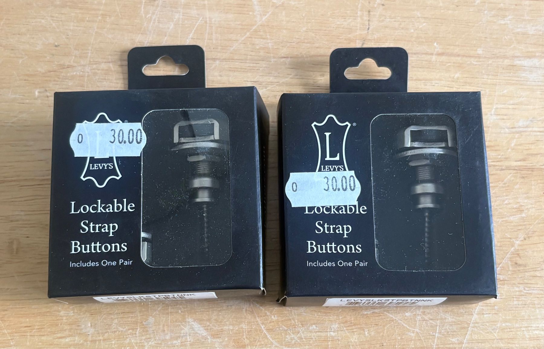 Pièces détachées: Levy's Lockable Strap Buttons neu 2 Stk – Neuf avec emballage d'origine à Frick par Rukki