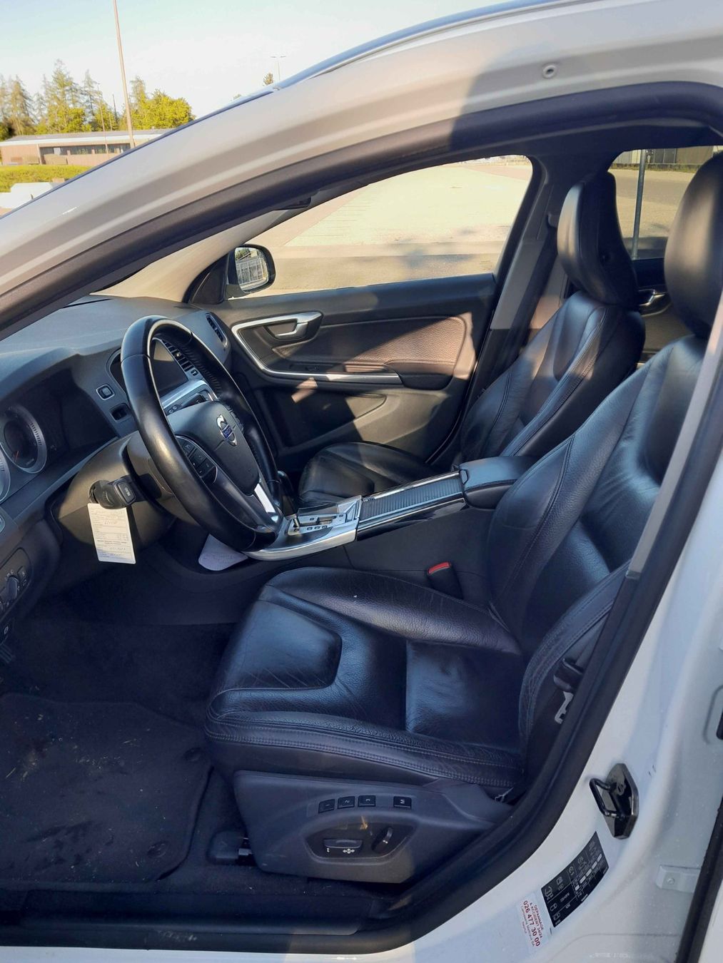 Volvo Automobili: Volvo V60 D5 AWD, version Summum – Usato da Grolley venduto da zapa78 5