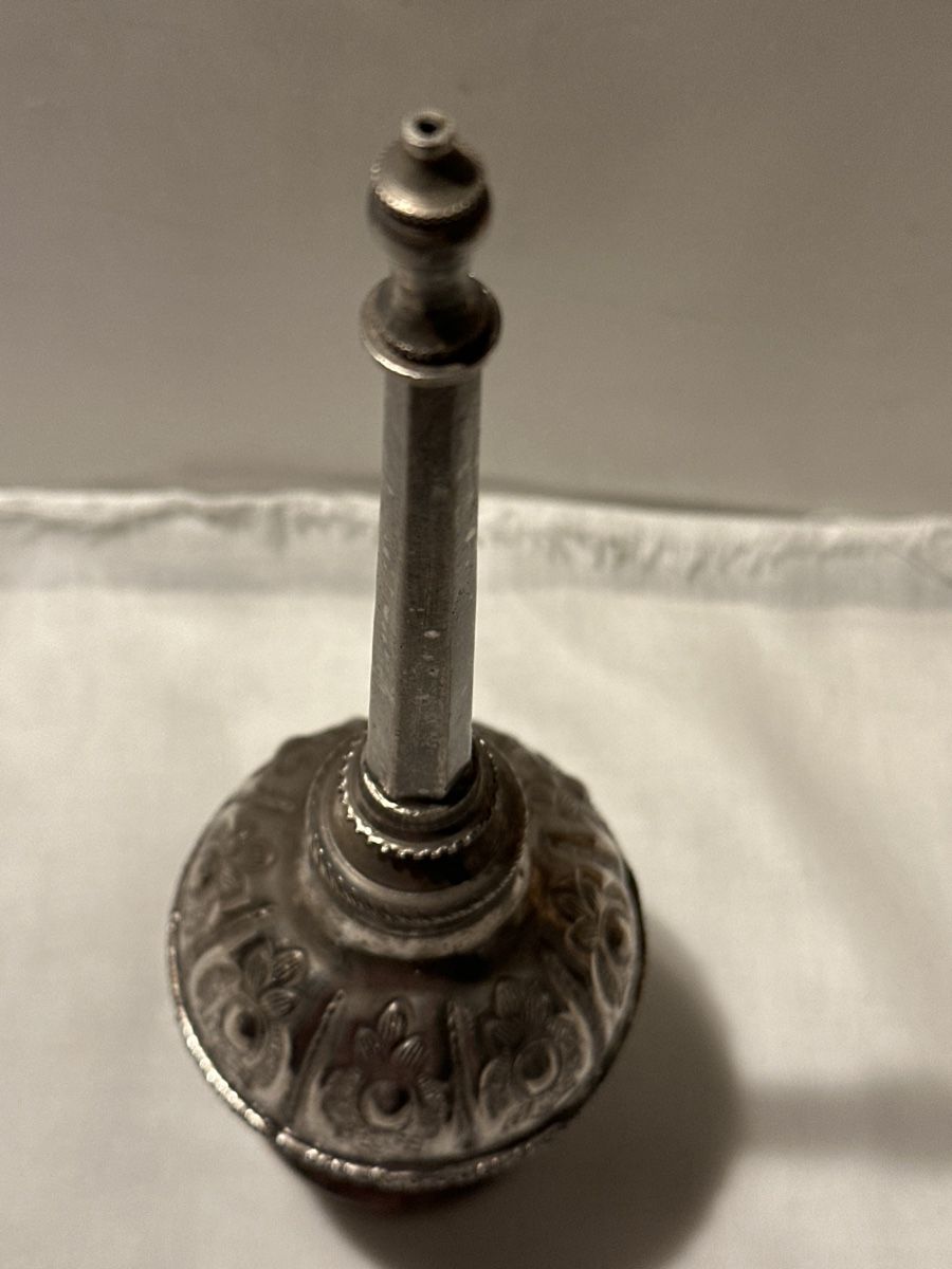 Bottiglie: Antiker Silberne Parfüm-Flasche , Orientalisch. – Usato da Zürich venduto da Chaeffeler 1