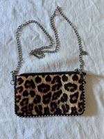 Schöne Clutch mit Leo-Muster & Nieten - Sommer-Accessoire 🐆