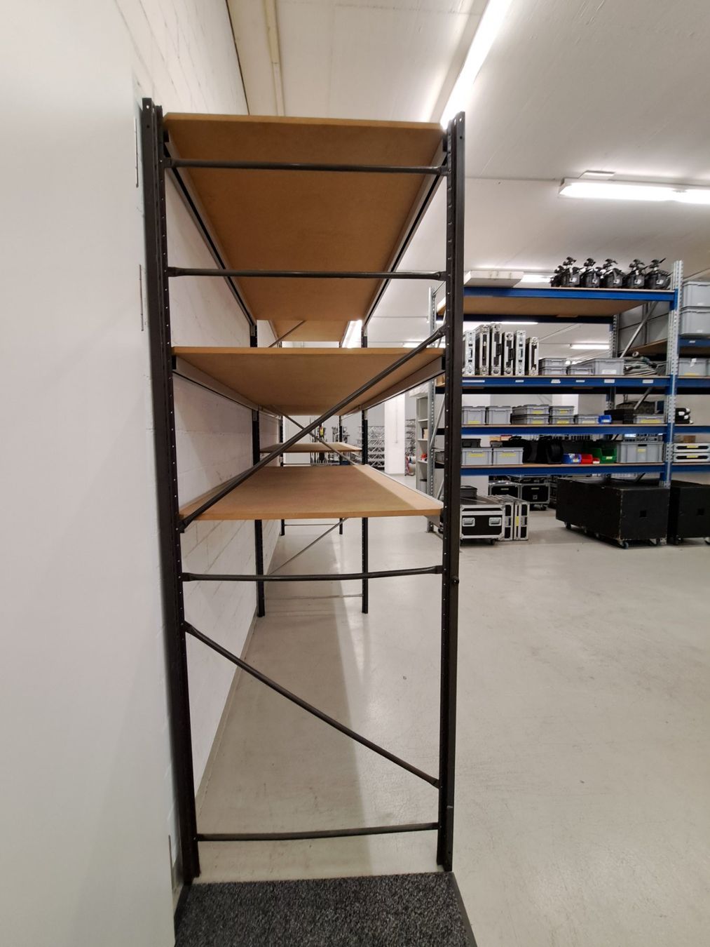 Scaffali: Lagergestell braun mit Tablar Pressspan/MDF, 5 Laufmeter – Usato da Embrach venduto da lichttechnik 4