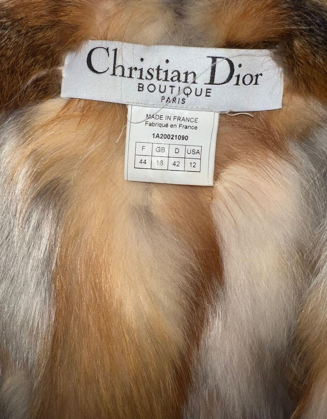 Dior Giacche: Dior F/W 2001 Fox Fur Jacket – Usato da Benken SG venduto da lek_dz2k 2