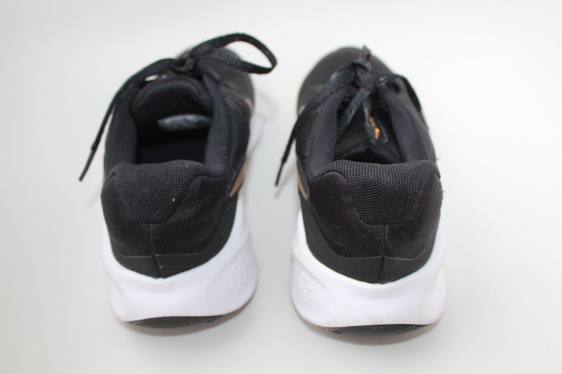 Nike Scarpe da donna: Baskettes Nike t. 37.5 – Usato da Peseux venduto da Gilloss 3
