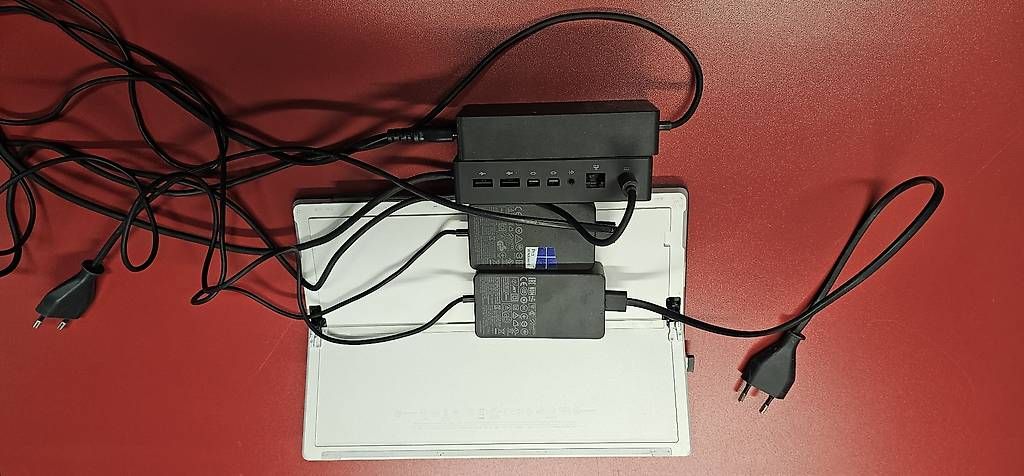 Docking station: Surface Pro 3 + Dockingstation Defekt – Usato da Glattpark(Opfikon) venduto da sevcan-b 3