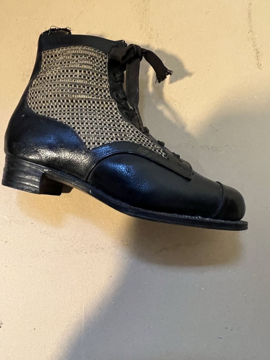 Scarpe da donna: Sammlung 5, miniaturSchuhen aus Leder – Usato da Hombrechtikon venduto da vespa1954 3
