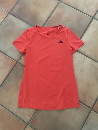 Sport-Shirt von Adidas, Gr. 34-36