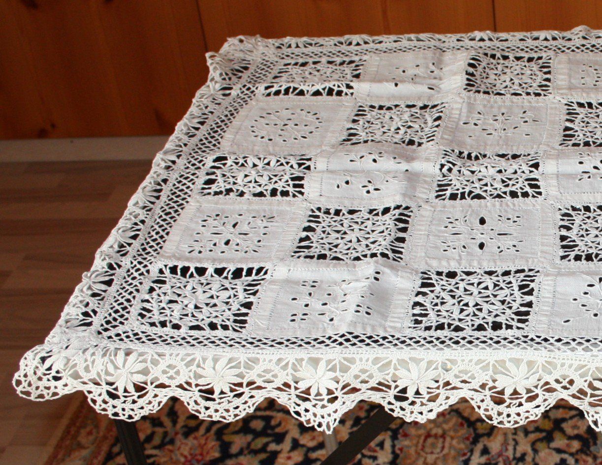 Biancheria da letto: Läufer Deckchen weiss (23) – Usato da Flüelen venduto da Diversicum-Vintage 1