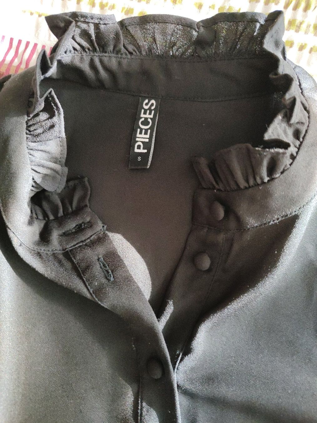 Vestiti: Robe noire fluide à volants, Peices, taille S, comme neuve – Usato da Marin-Epagnier venduto da Ebt99 3