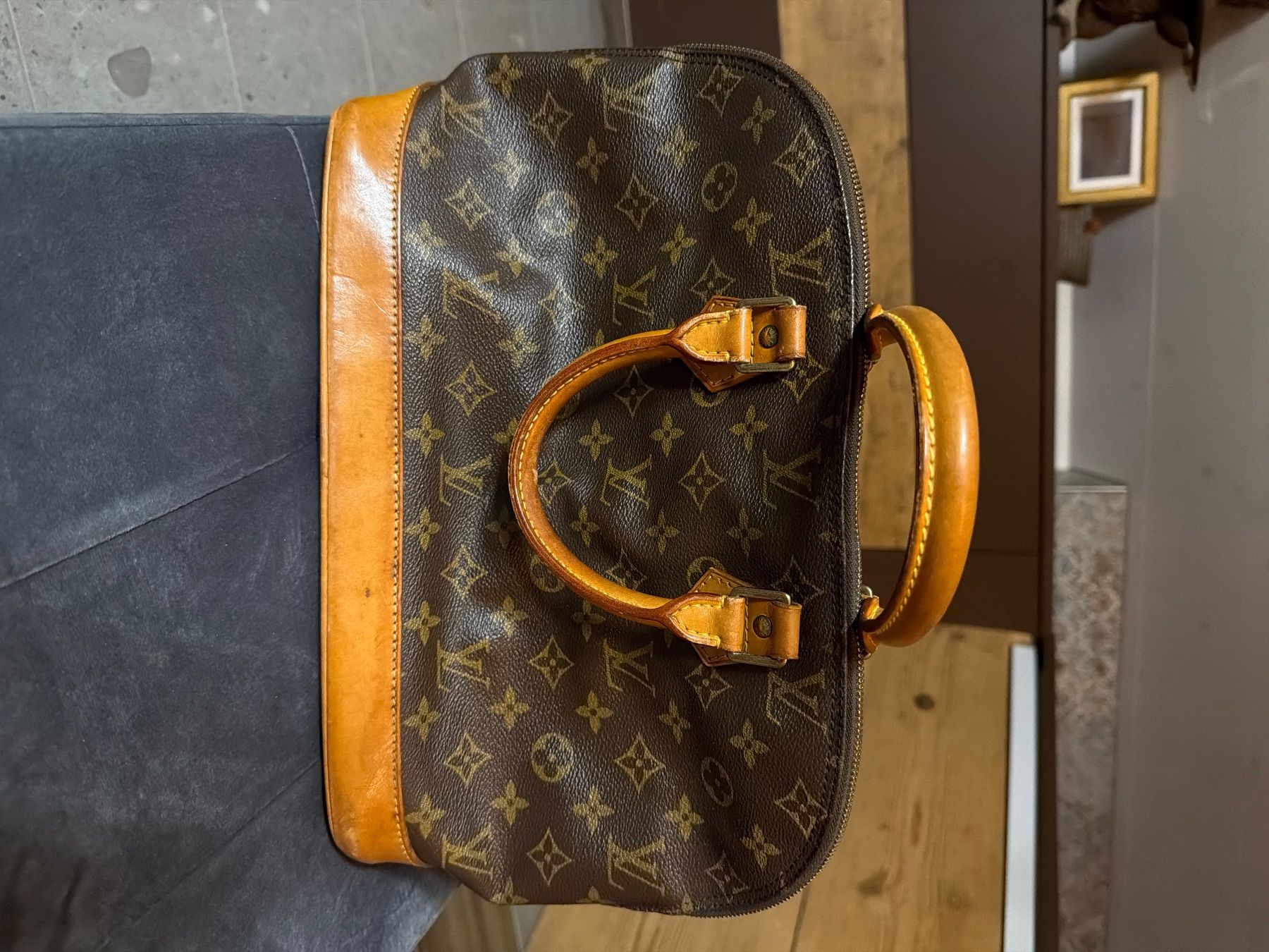Louis Vuitton Borse: Louis Vuitton Alma – Usato da Muhen venduto da NaRa-Fashion