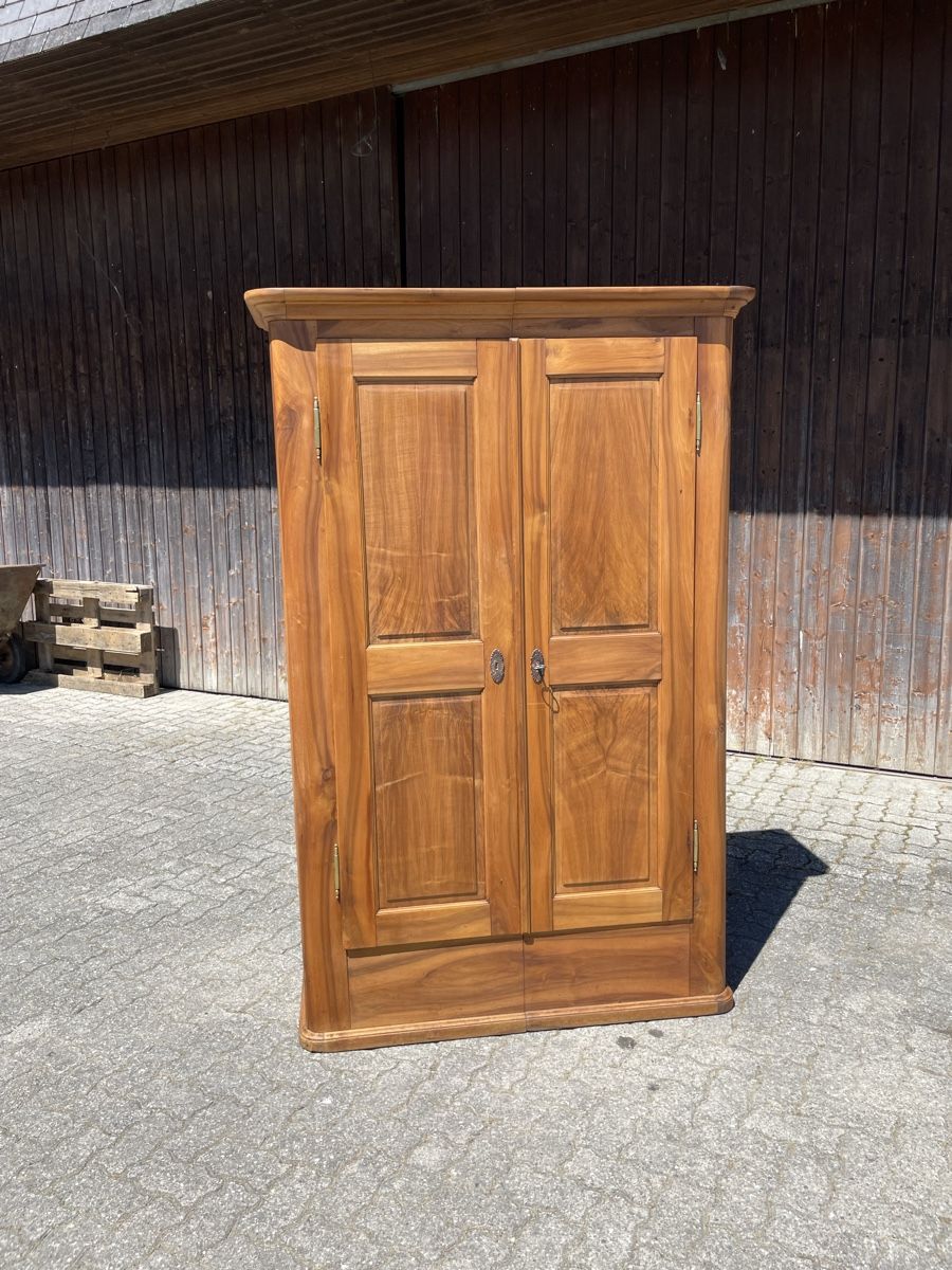 Schränke: Antiker Biedermeier Schrank aus Nussbaum – Gebraucht aus Biel/Bienne von Fluse 3