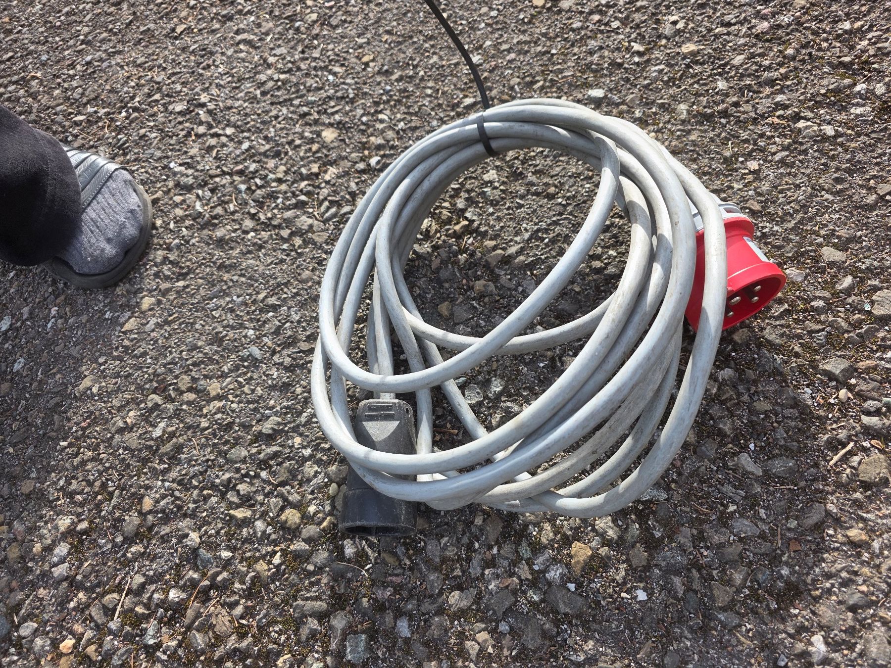 Cavi: Verlängerungskabel IP44 230V – Usato da Sennhof venduto da joel.c