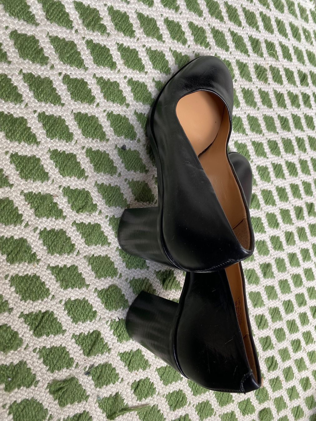 Scarpe da donna: Escarpins noirs Adolfo Dominguez cuir taille 39 – Usato da Genève venduto da lejardindesvetements 1