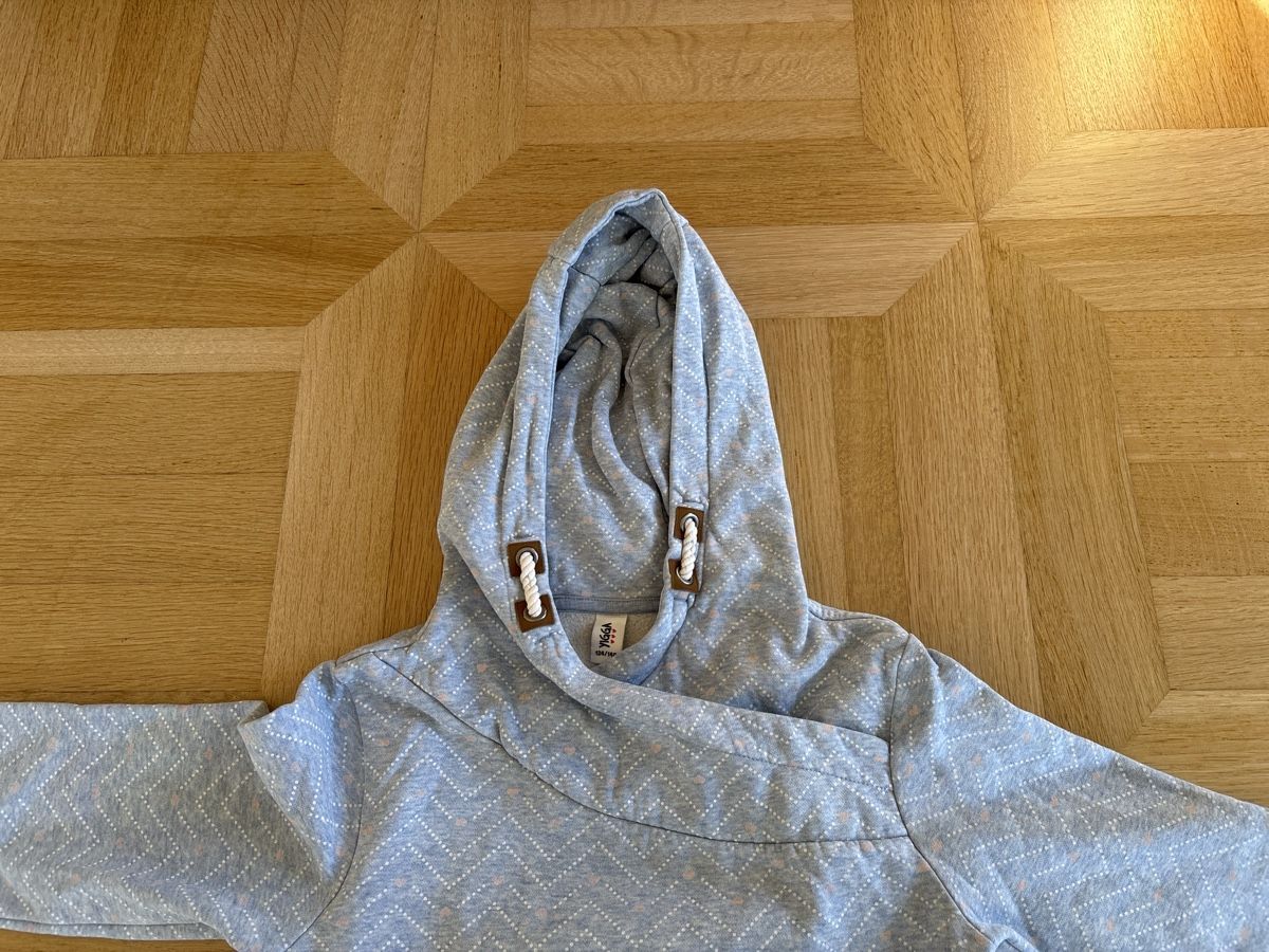 Maglioni & Felpe: Kapuzenpullover hellblau strukturiert gebraucht – Usato da Nottwil venduto da buti1976 2