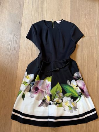 Ted Baker London Kleid schwarz mit Floral-Print – Gr. 4 –