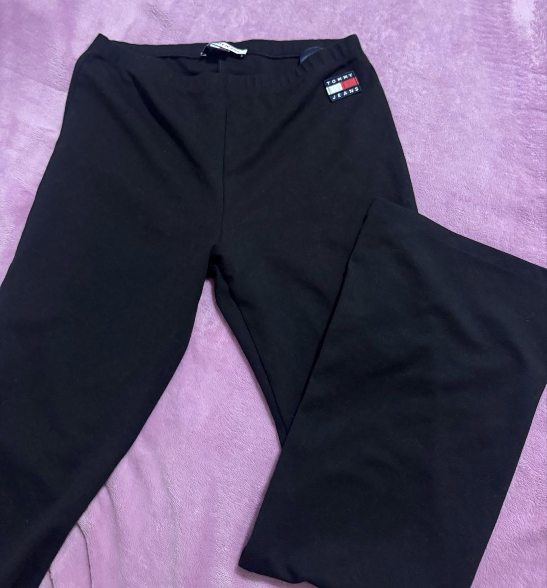 Tommy Hilfiger Pantalons: Tommy Jeans Hose schwarz Grösse L Bootcut – Neuf (Voir description) à Adlikon b.Regensdorf par gio_xl8z