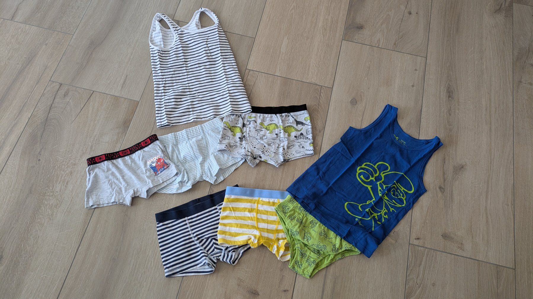 Sous-vêtements: Unterwäsche Set - ab 110 - 128 – D'occasion à Staufen par Fleby84