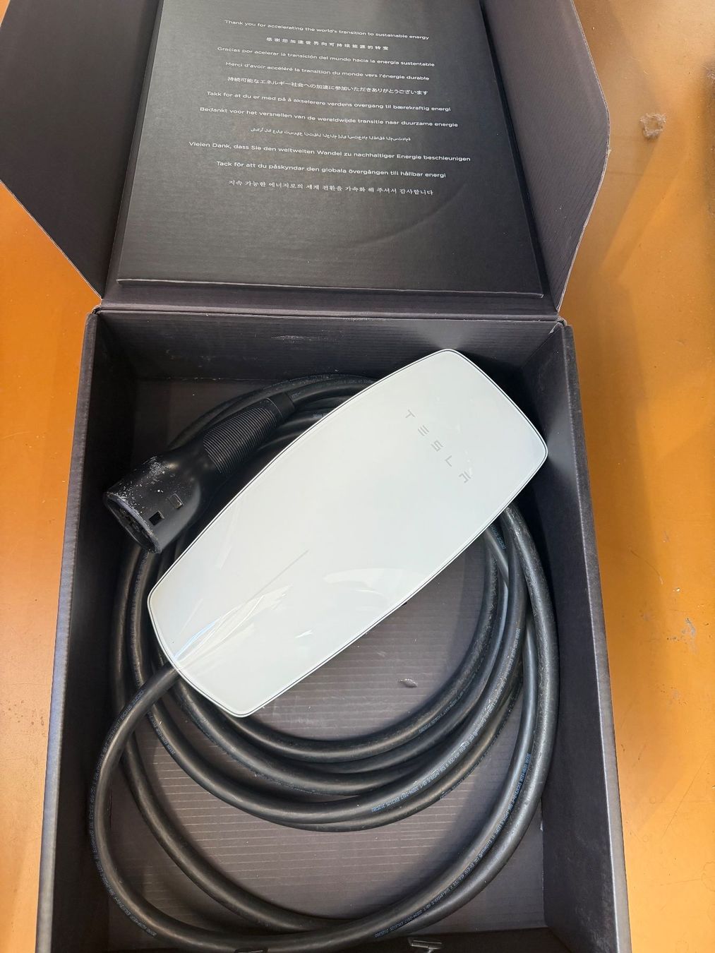 Tesla Batterie-Ladegeräte: Tesla Wall Connector Generation 3 – Gebraucht aus Dietlikon von ComdatAG