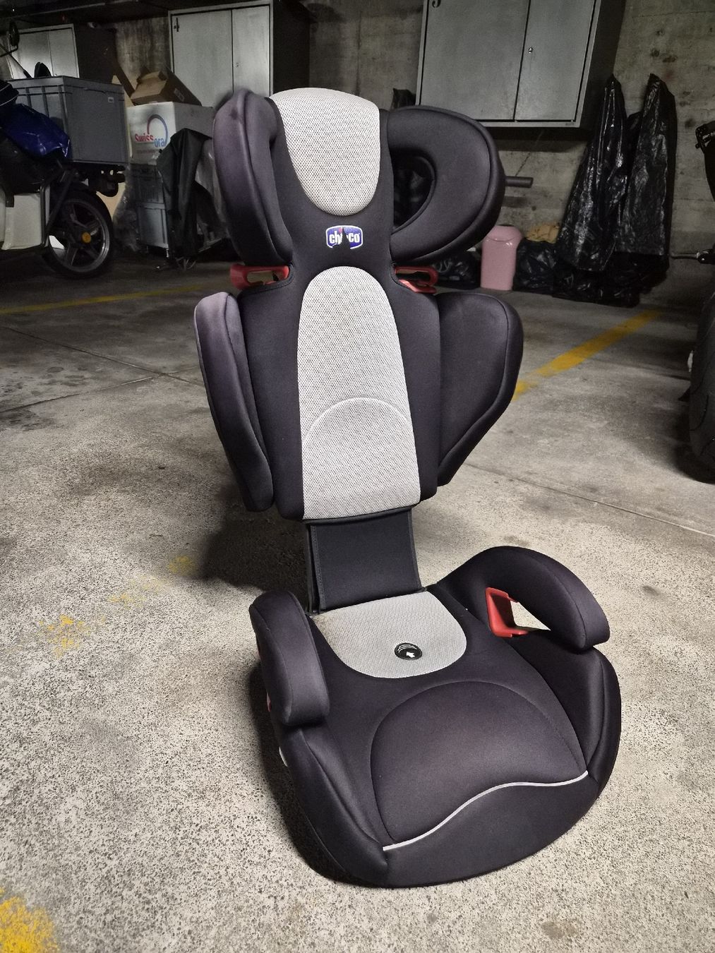 Chicco Auto-Kindersitze: Chicco Kindersitz schwarz – Gebraucht aus Bassersdorf von herzfa