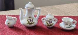 Miniatur Teekanne Set Porzellan mit Blumen Motiv