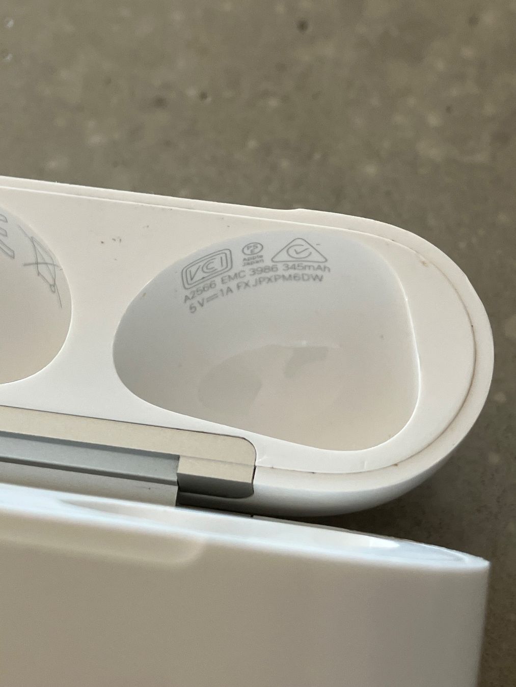 Apple Casques audio: Apple AirPods 3 Case – D'occasion à Lausanne par mr.v 4