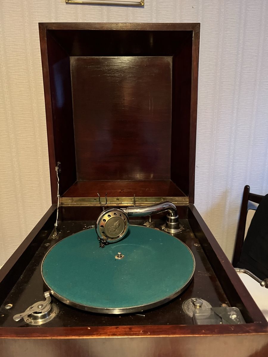 Giradischi: Antikes Grammophon mit Handaufzug  – Usato da Ebikon venduto da Schwan08 1