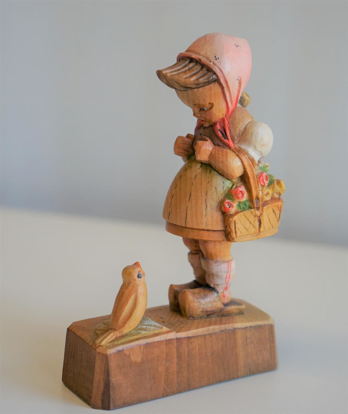 Figurines: Mädchen mit Vogel – D'occasion à Brienz BE par P.Edelweiss 1