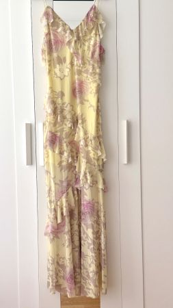Damenkleid in Gelb, Größe S, Blumenmuster, mit Rüschen