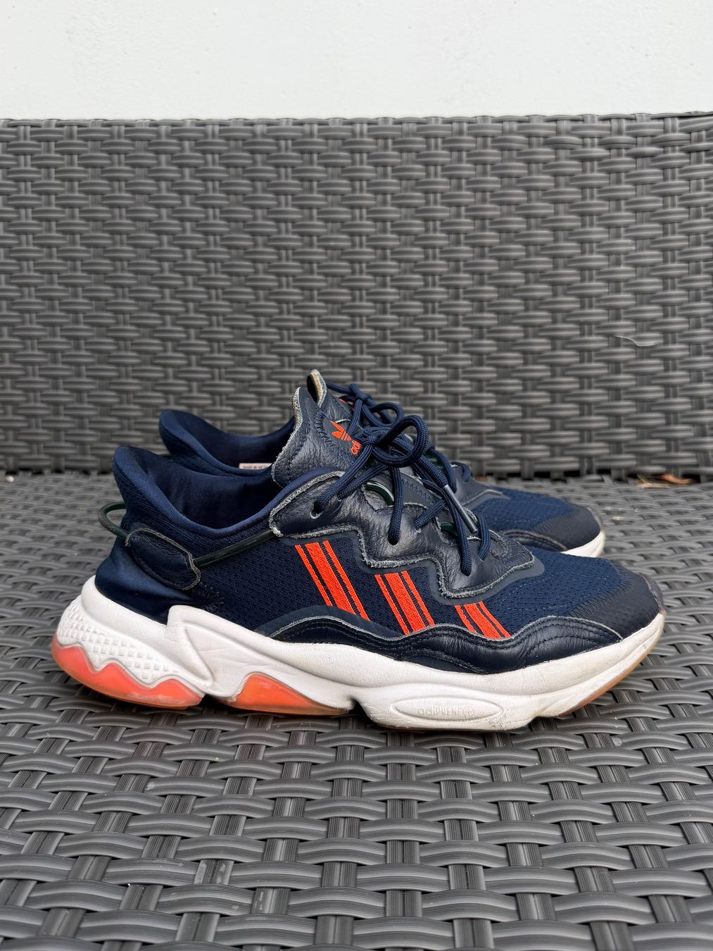 Adidas Chaussures hommes: Adidas Ozweego Schuhe – D'occasion à Meggen par gia_wz2q 6