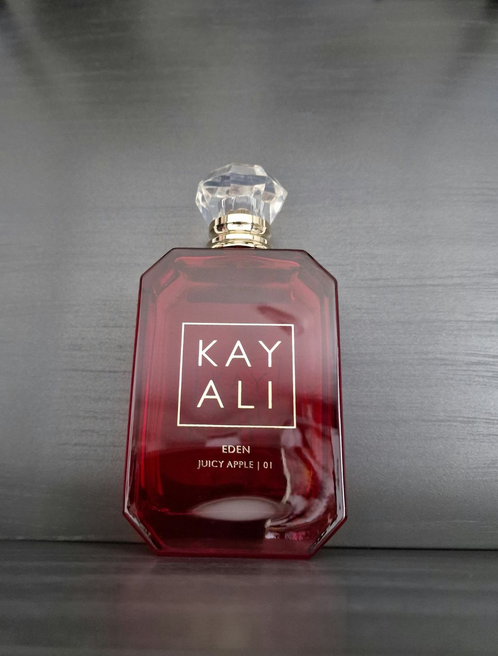 Kayali Parfums & Eau de Toilette: Kayali: Eden Juicy Apple Abfüllung (1.5ml, 2ml oder 5ml) – Neuf (Voir description) à Root par FragranceEla 6