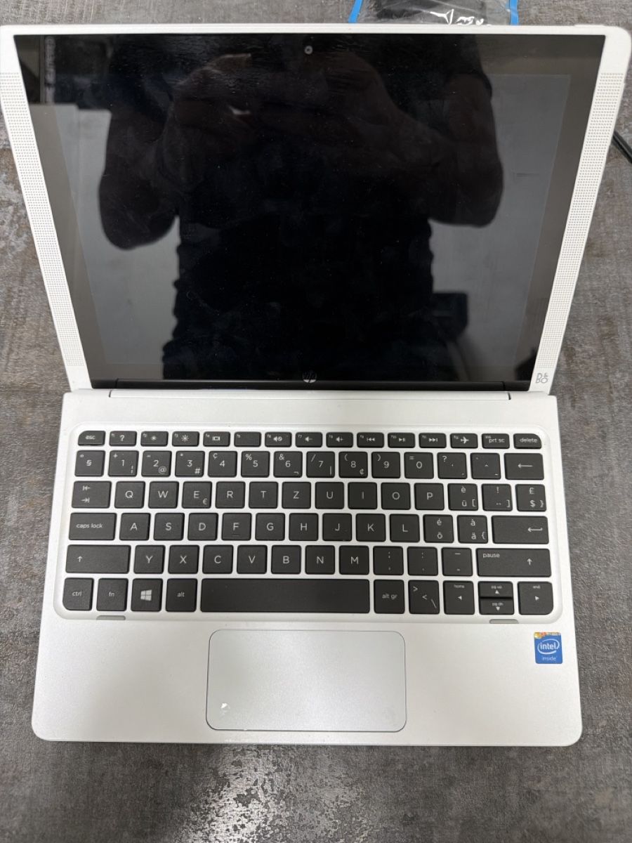 Hewlett Packard Notebook: Ordinateur portable HP défectueux pour pièce – Difettoso da Bulle venduto da Nghost
