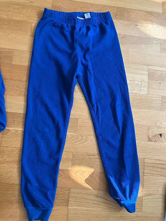 Pigiama & Simili: pyjama 122/128 – Usato da Ostermundigen venduto da Mammouth1 1