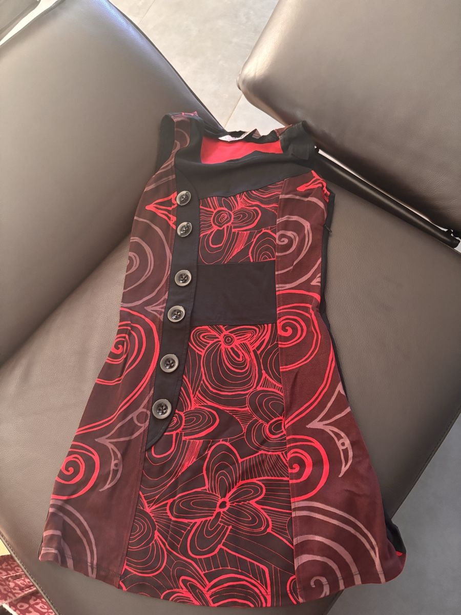 Kleider: Kleid von smash in M – Gebraucht aus Känerkinden von sajapa