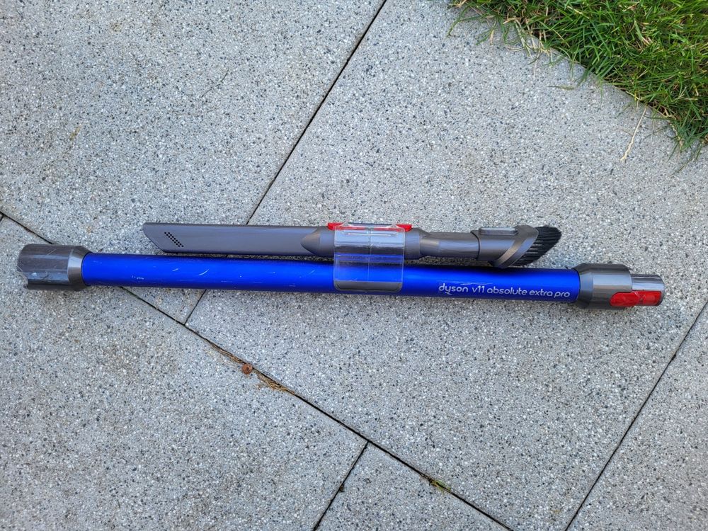 Dyson V11 Rohr Wackelt