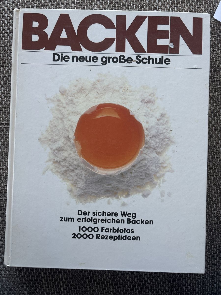 Libri: Backbuch "Backen. Die neue grosse Schule" Top Zustand – Usato da Unterlunkhofen venduto da Schnueffelchen1