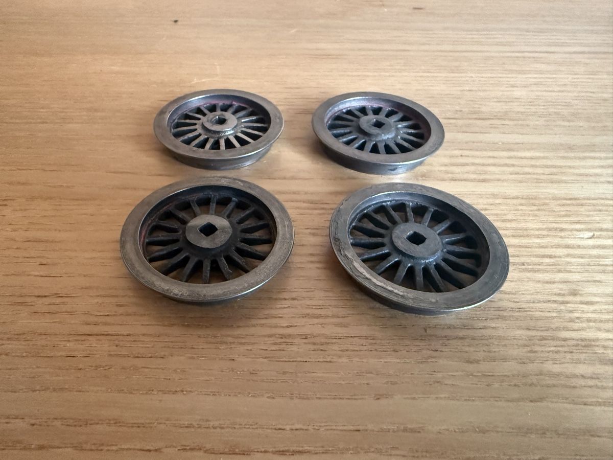 Modellini di ferrovie: 4 Speichenräder Spur 0 Lauffläche 38 mm – Usato da Amden venduto da vipernatter 3