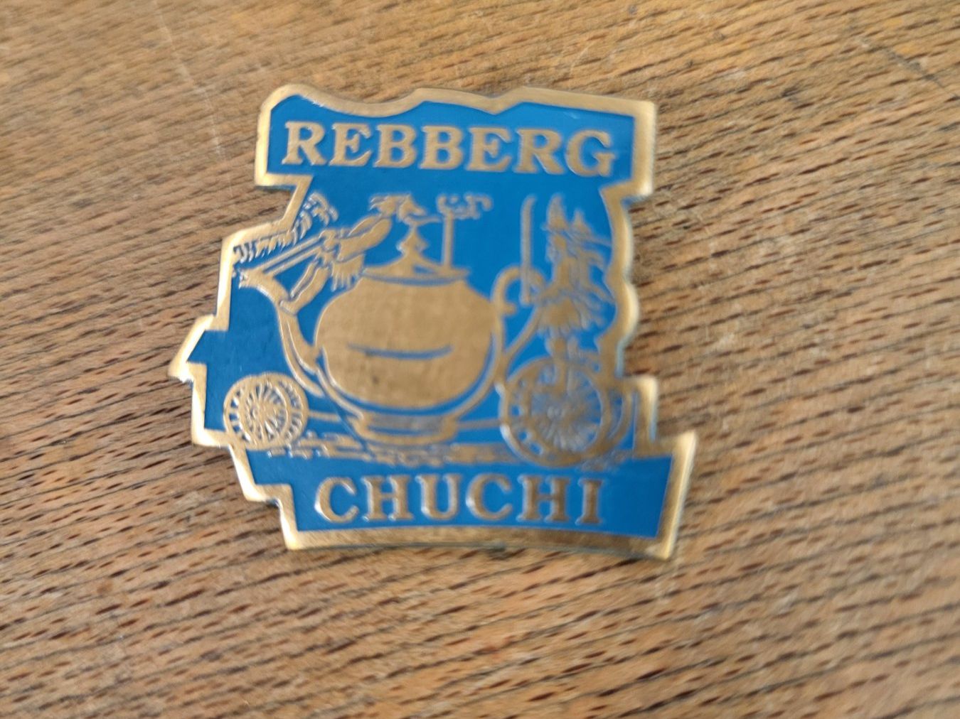 Placchette & Badge: Pin Rebberg Chuchi – Usato da Thun venduto da Kissthis