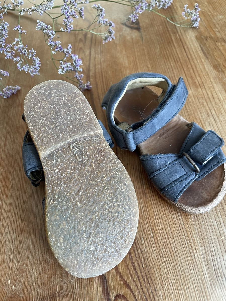 Chaussures hommes: Kinder Sandalen Gr. 20 – D'occasion à Schönenberg TG par cocifrosch94 1