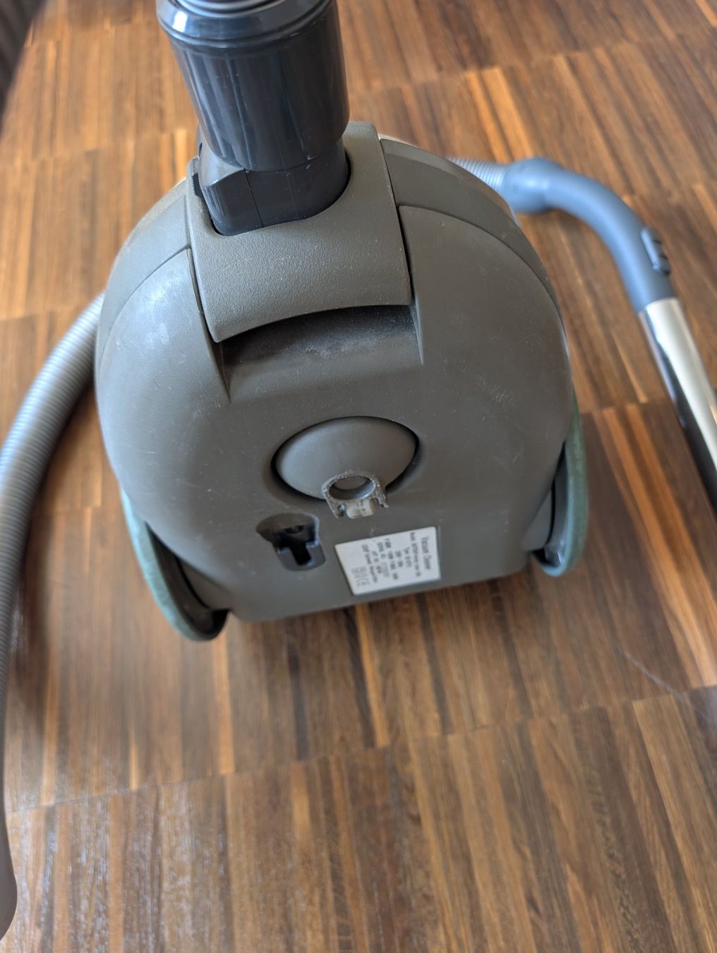 Aspirapolveri & Accessori: Staubsauger Mousy Class 1300W mit Zubehör – Usato da Kloten venduto da ConaRider 5