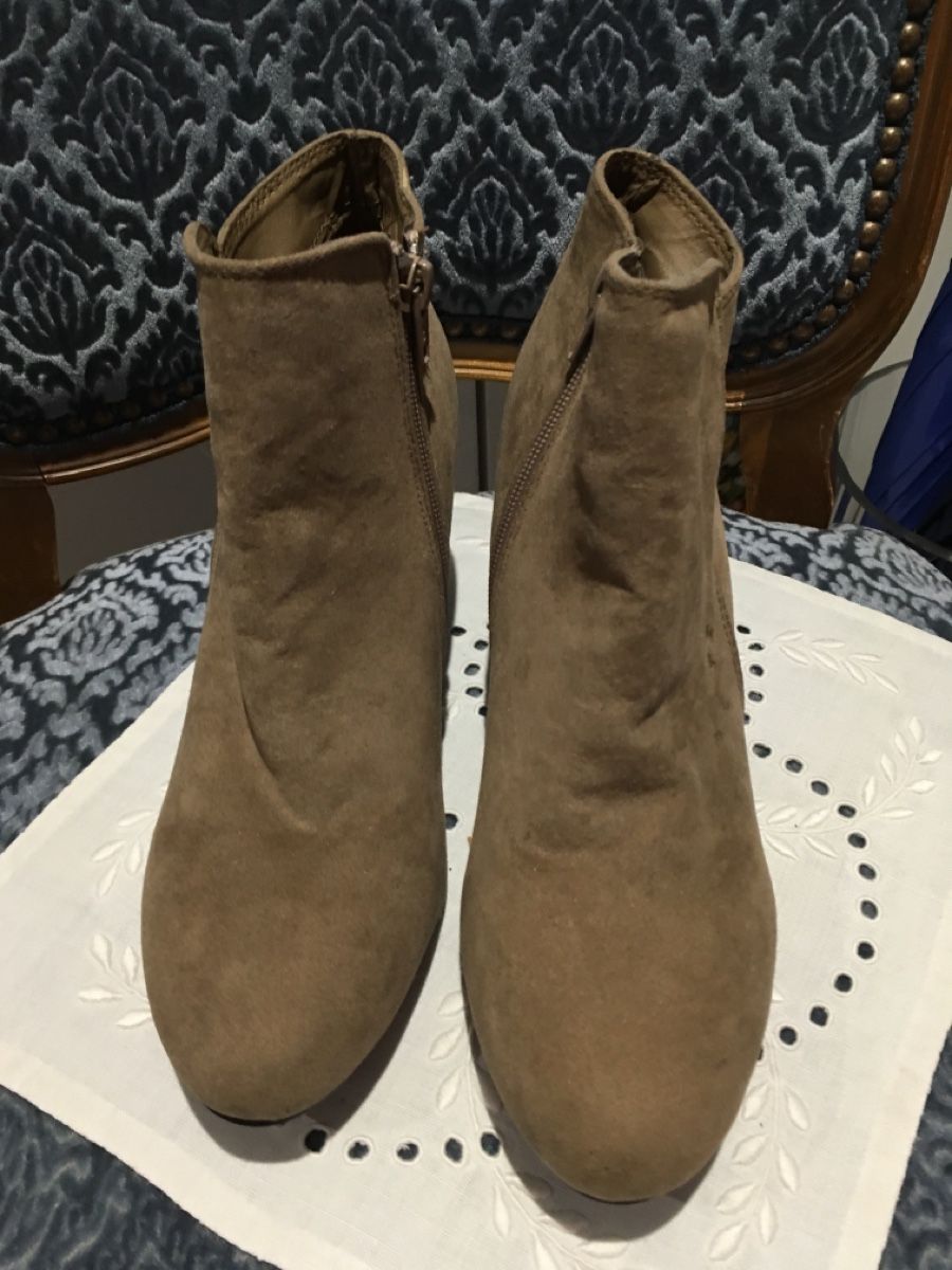 Damenschuhe: Stiefel Gr. 39 NEU!!! – Neu und originalverpackt aus Bellinzona von LuganoBoutique