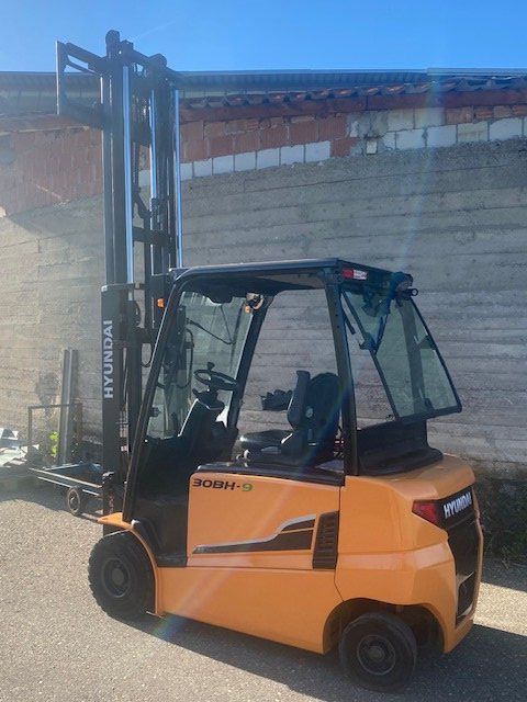 Carrelli elevatori e a forche: Hyundai Elektro-Stapler 3 Tonnen – Usato da Laufen venduto da VERARMUS11