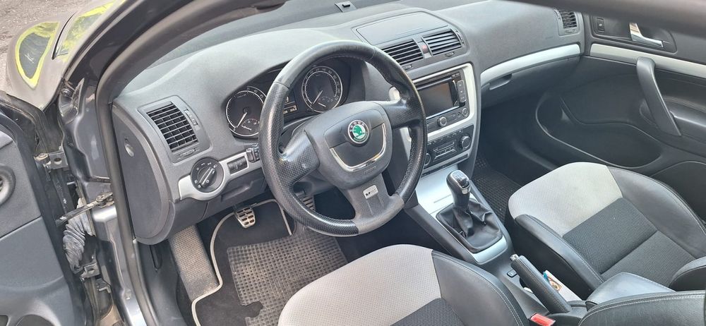 Skoda Automobili: Skoda Octavia C2.0TDI – Usato da Schüpfheim venduto da rapid59 4