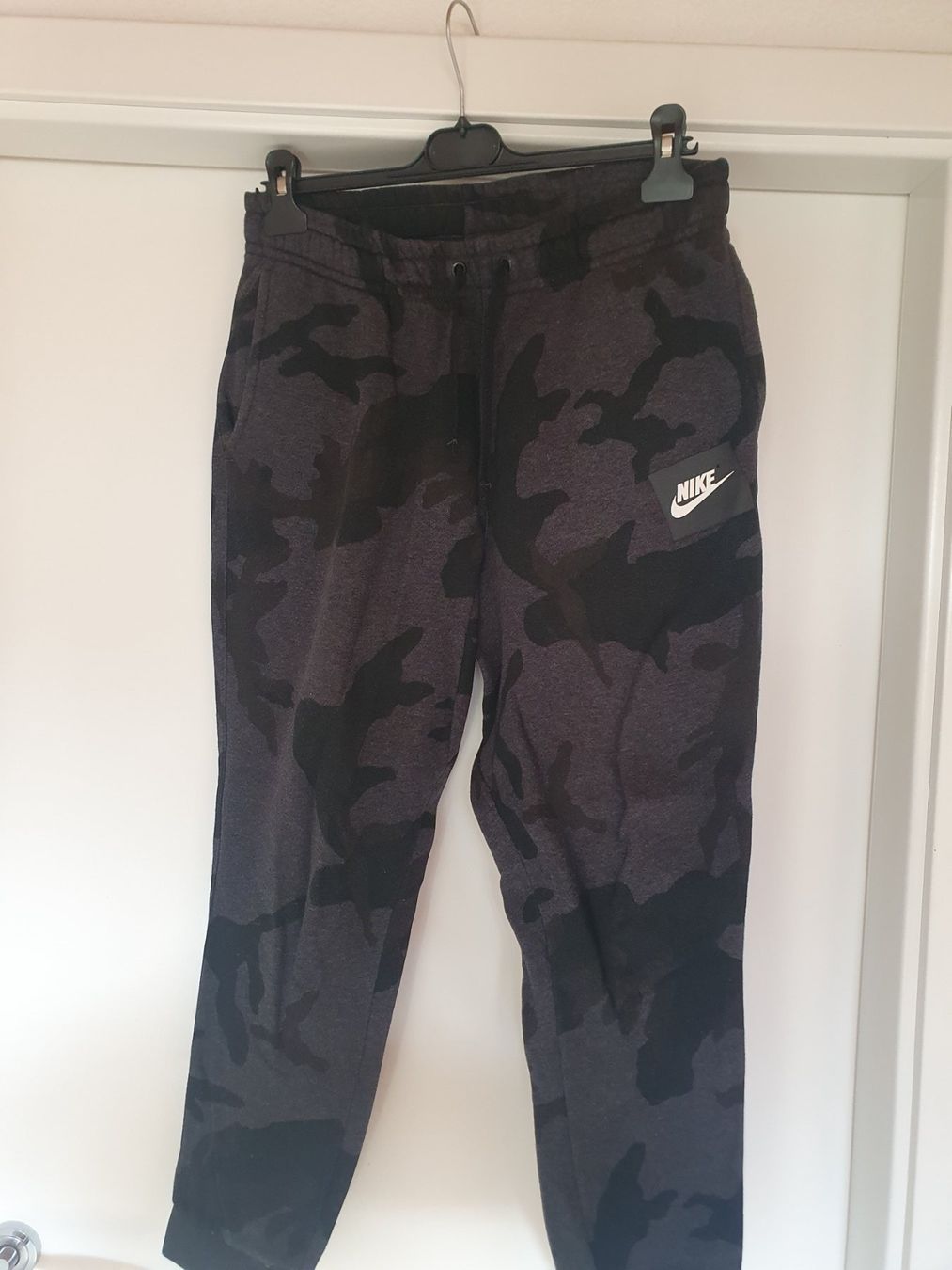 Nike Pantaloni: Pantalon/training/survêtement Nike® – Usato da Monthey venduto da gae_22w9