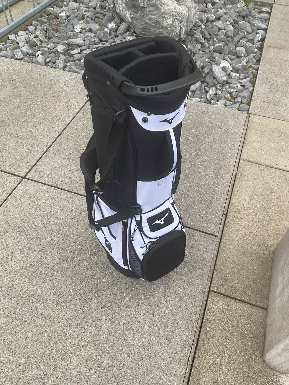 Taschen: GOLF Stand Bag BRD 3 white/black – Gebraucht aus Tuggen von This12 3