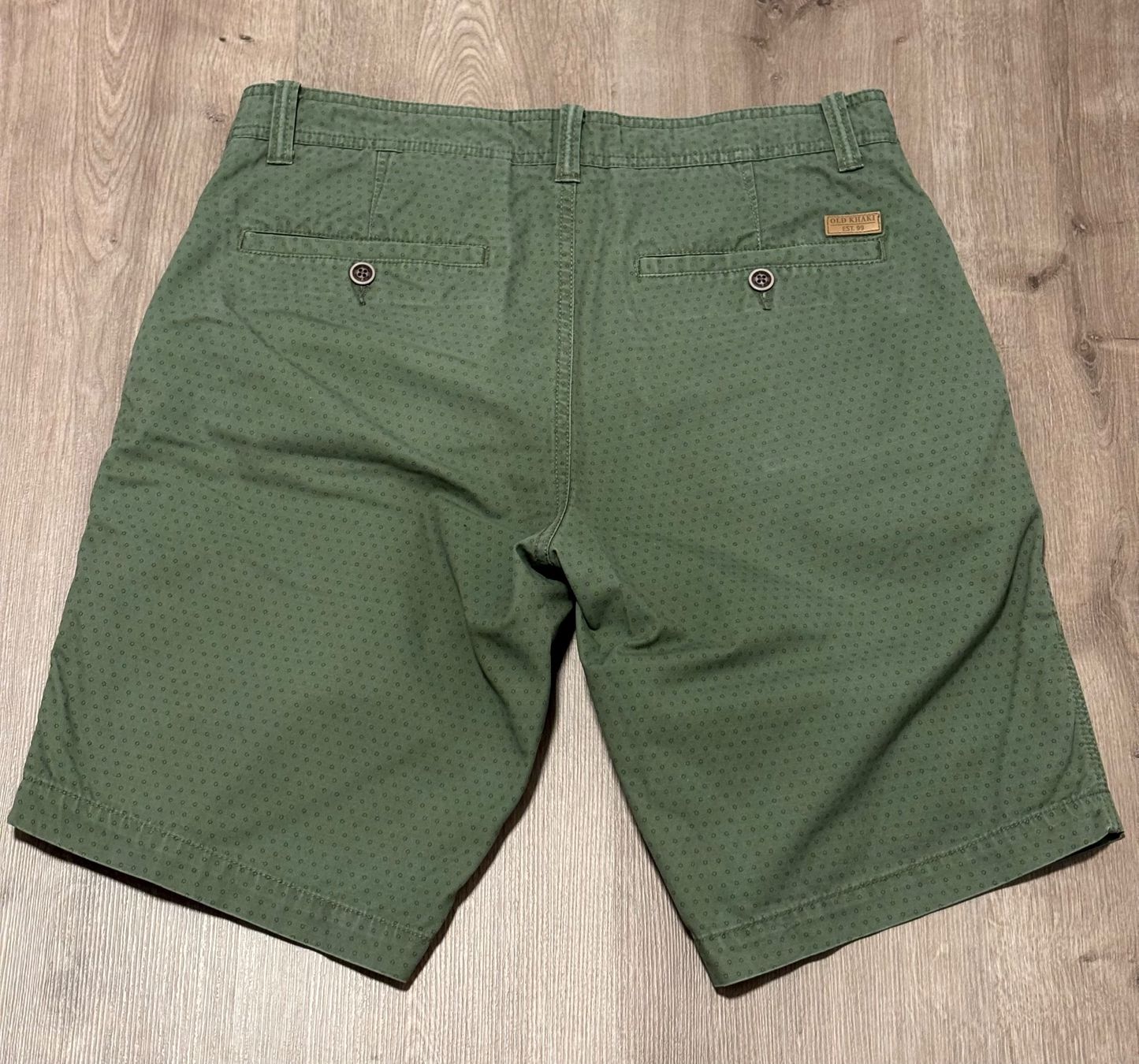 Pantaloni: Short Old Khaki – Usato da Arbaz venduto da CicciStore 2
