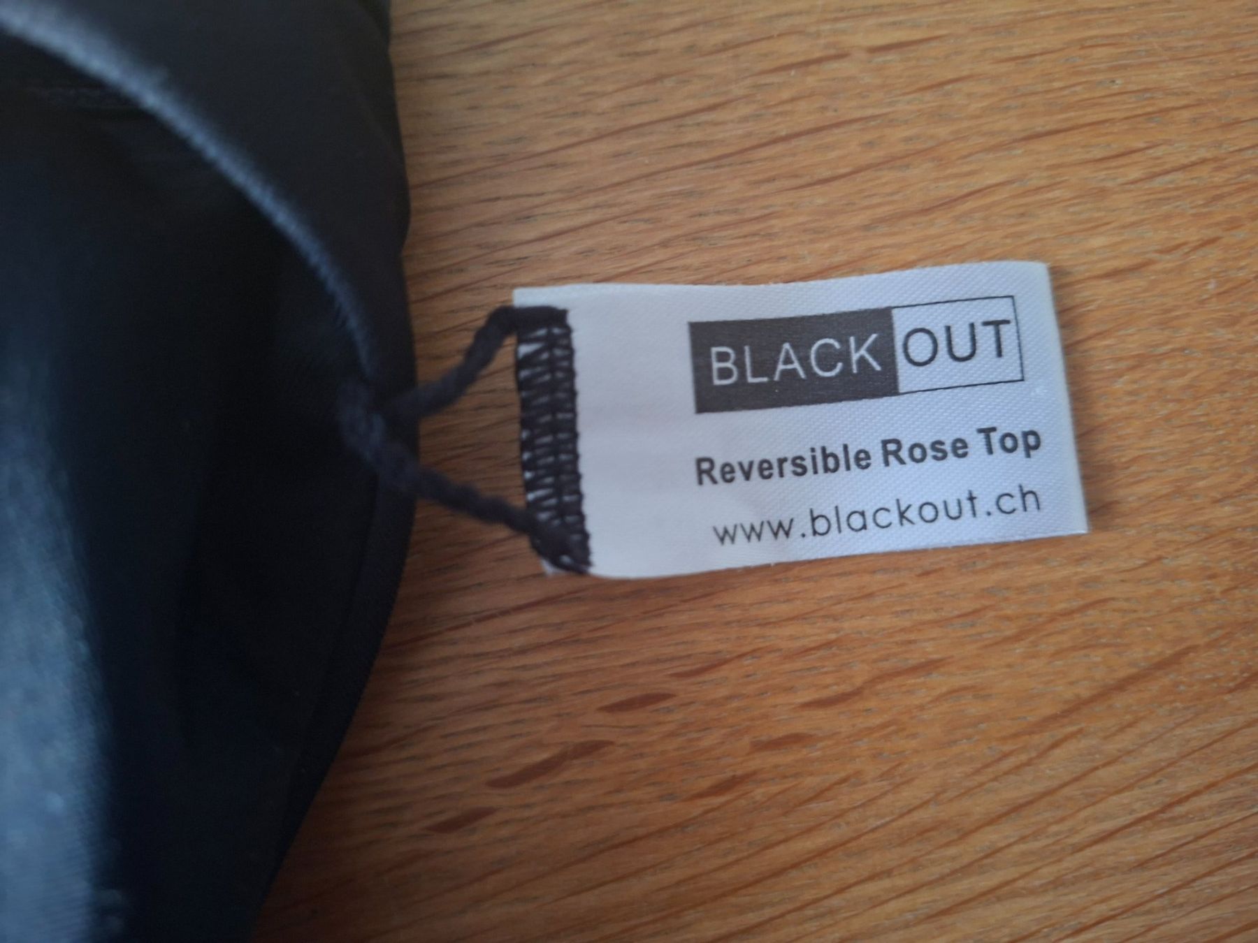 Costumi da bagno & Bikini: Bikini Gr. 38/40 BLACKOUT schwarz mit Blumen – Nuovo (secondo la descrizione) da Rüttenen venduto da Pinie14 7