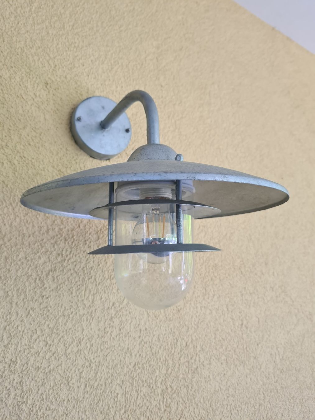 Lampade: Wandlampe Aussenlampe Metall Glas – Usato da Bürglen TG venduto da ale_8b2v